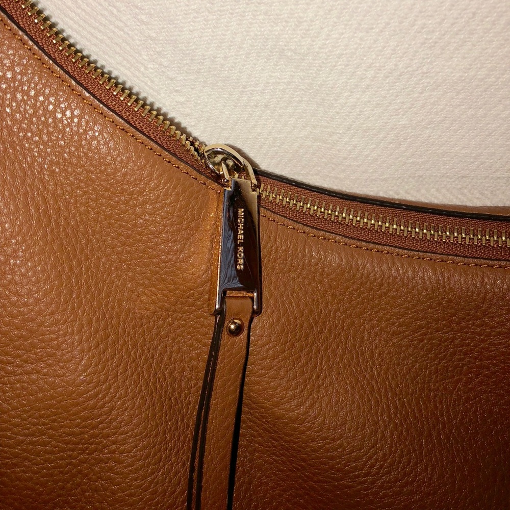 Micheal Kors Hobo Bag - Picture 2 of 5